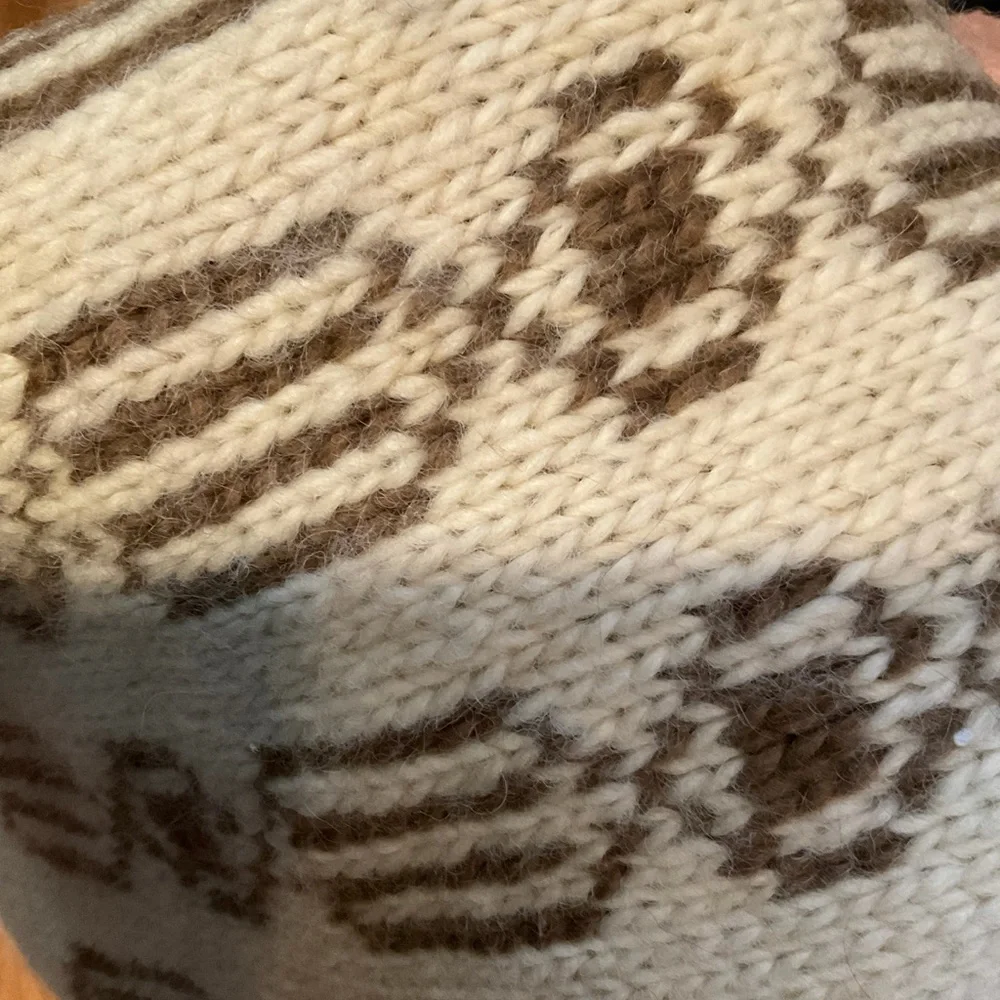 “HAND KNIT” Vintage Beige and Brown Patterned 100% Wool Sweater. - Picture 12 of 12